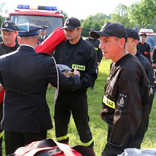 Przekazanie sprzętu dla Ochotniczych Straży Pożarnych
